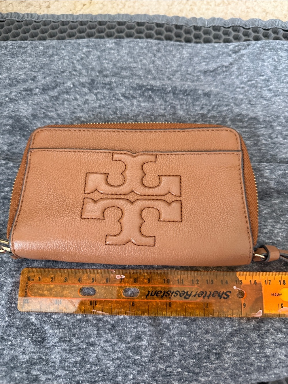 Tory Burch Tan Leather Wristlet Clutch - Picture 4 of 6